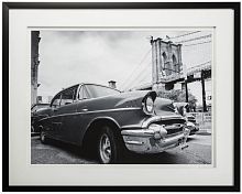 постер с паспарту в раме vintage car parked by city bridge в Новосибирске